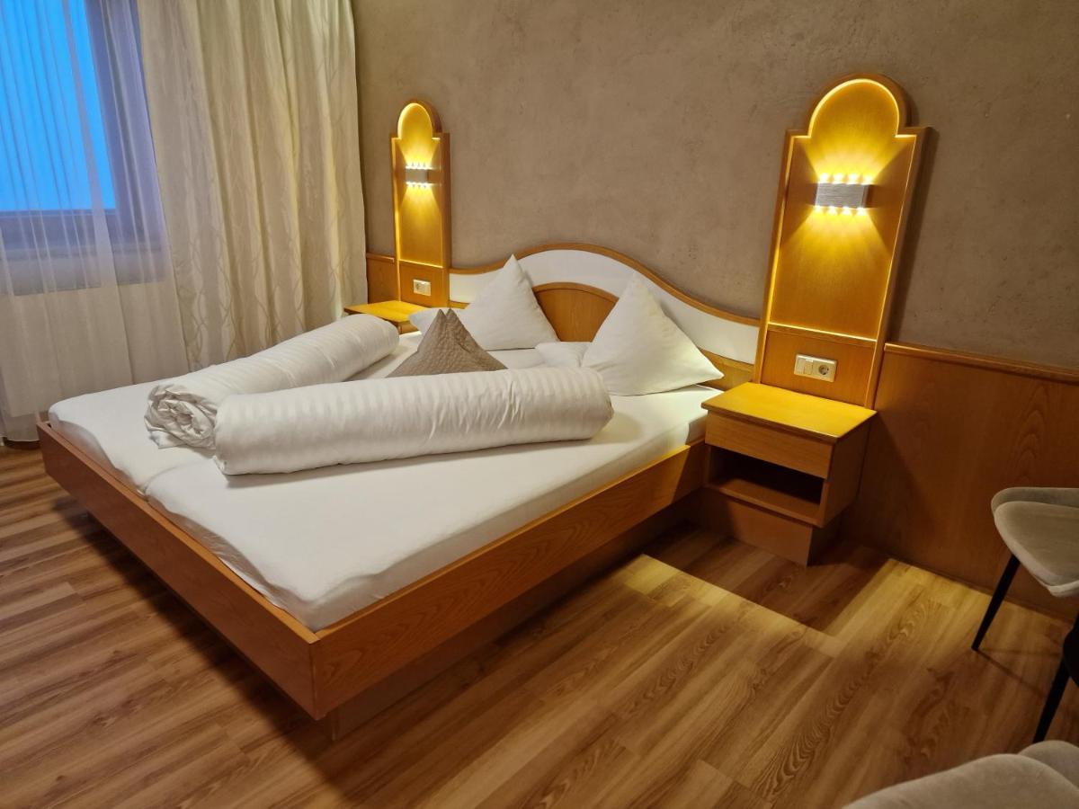 Hotel Romantica Jerzens Bagian luar foto