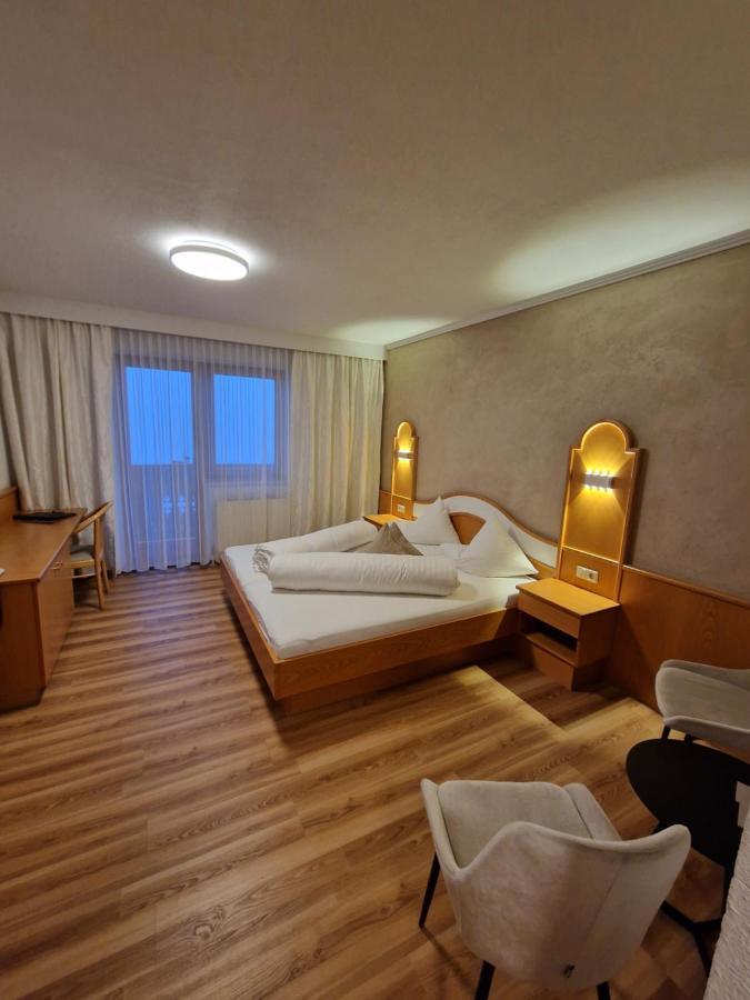 Hotel Romantica Jerzens Bagian luar foto