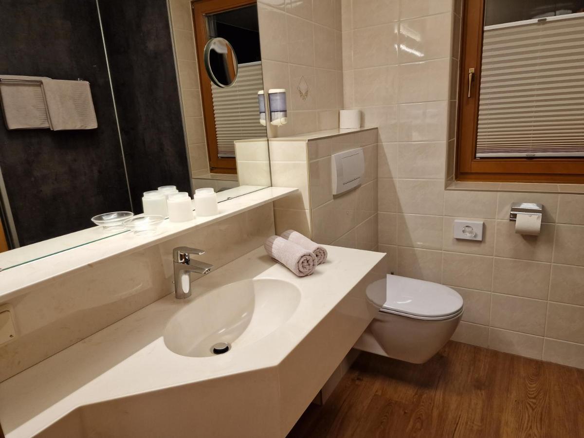 Hotel Romantica Jerzens Bagian luar foto