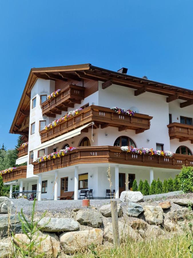Hotel Romantica Jerzens Bagian luar foto