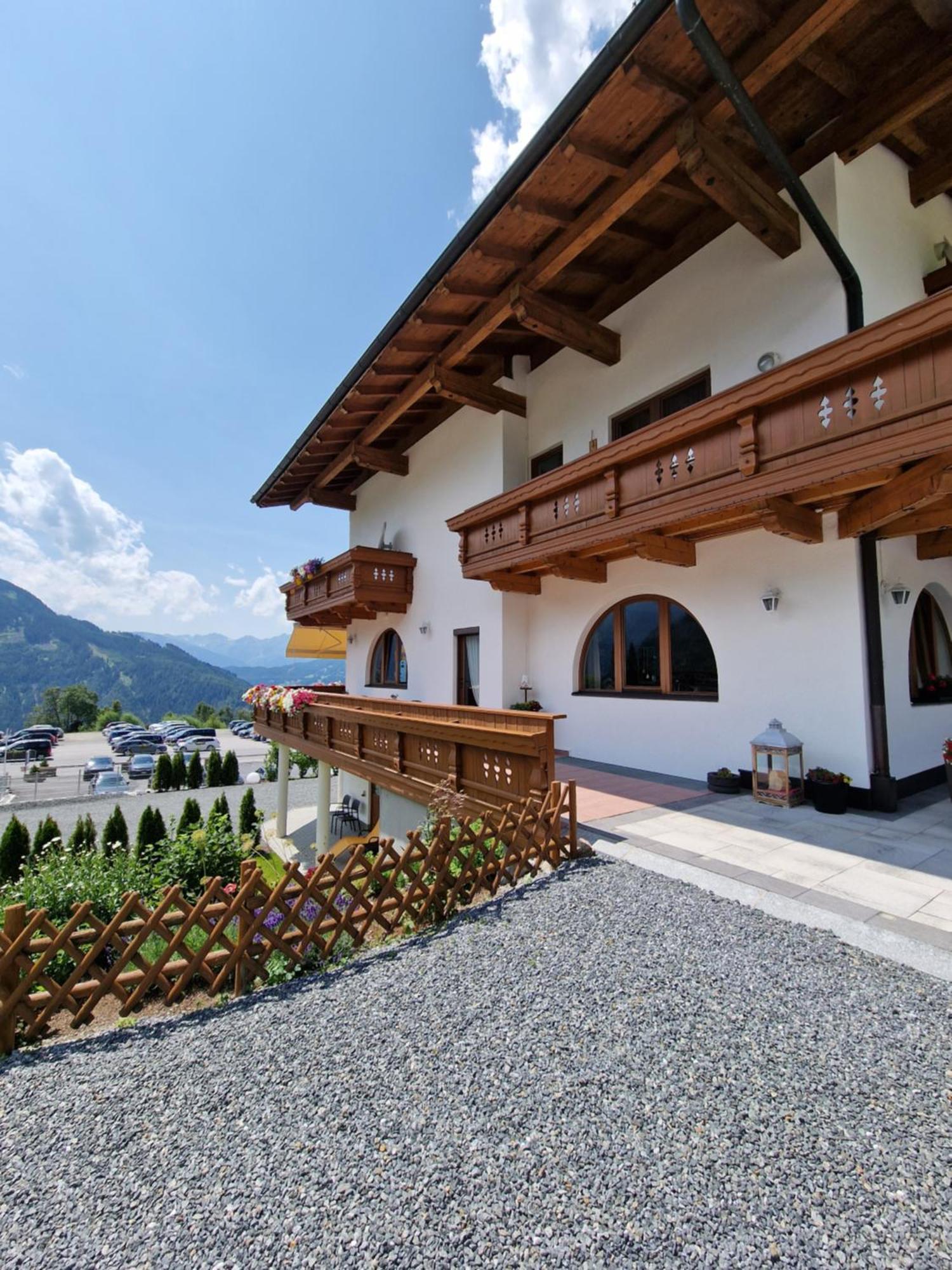 Hotel Romantica Jerzens Bagian luar foto