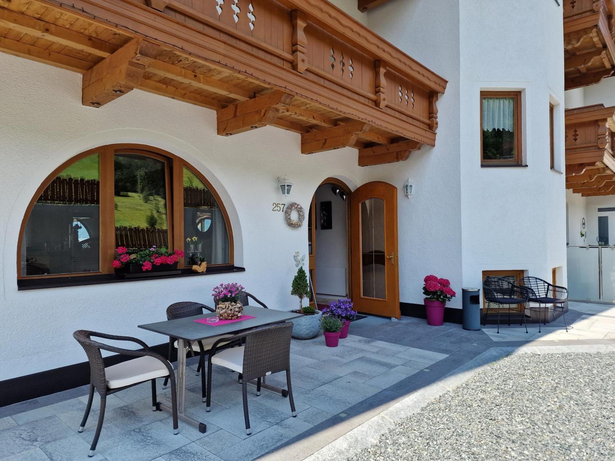 Hotel Romantica Jerzens Bagian luar foto