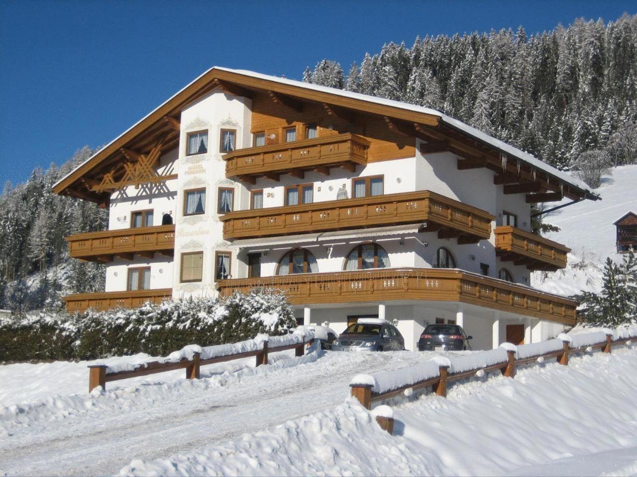 Hotel Romantica Jerzens Bagian luar foto