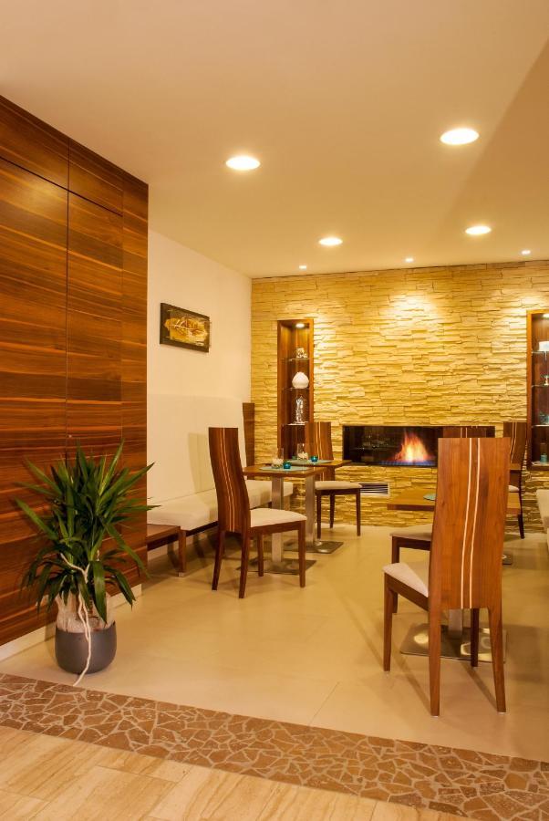 Hotel Romantica Jerzens Bagian luar foto